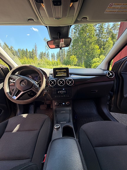 Mercedes-Benz B180 6 of 20
