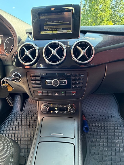 Mercedes-Benz B180 8 of 20