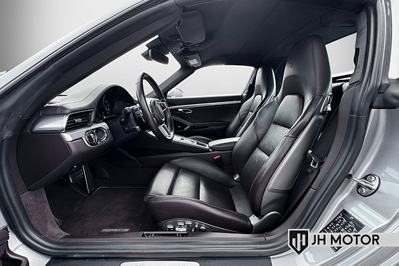 Porsche 911 Targa 4 18 of 28
