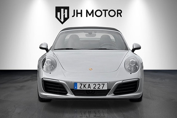 Porsche 911 Targa 4 11 of 28