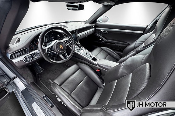Porsche 911 Targa 4 17 of 28