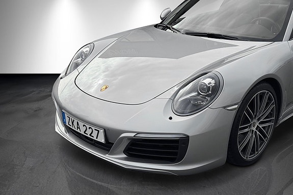 Porsche 911 Targa 4 12 of 28