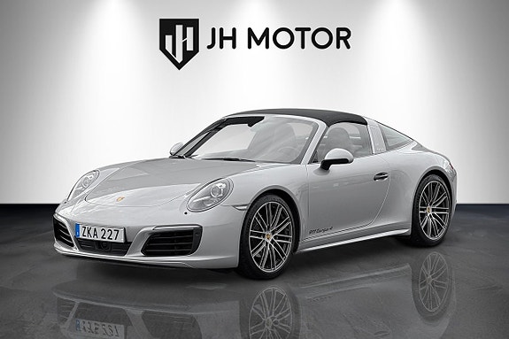 Porsche 911 Targa 4 6 of 30