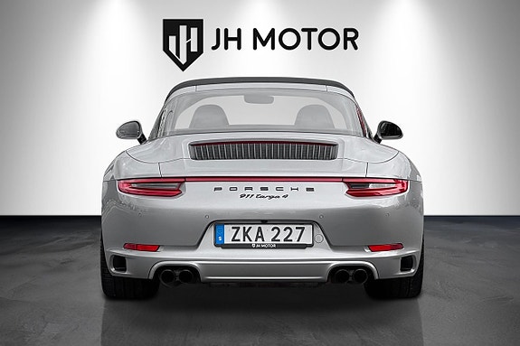 Porsche 911 Targa 4 7 of 28