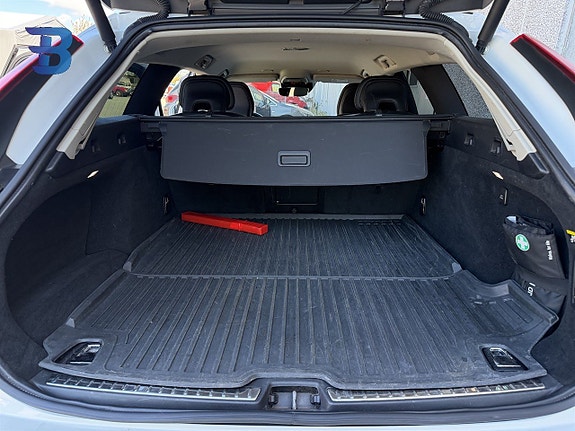 Volvo V90 Cross Country 13 of 18