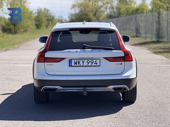 Volvo V90 Cross Country 16 of 18