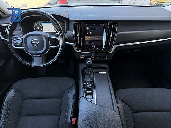 Volvo V90 Cross Country 8 of 18