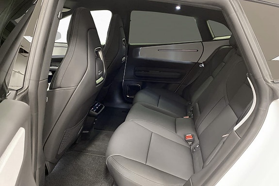 Polestar 4 11 of 17