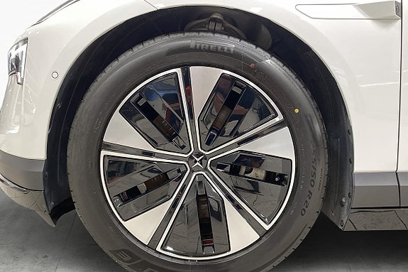 Polestar 4 5 of 17