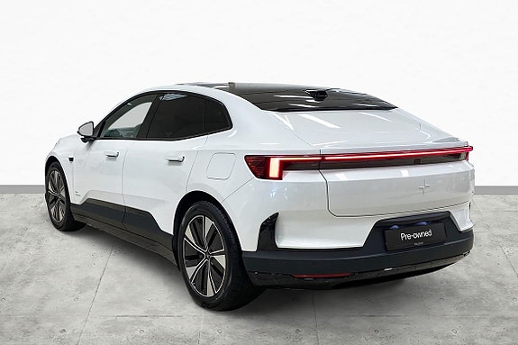 Polestar 4 7 of 17