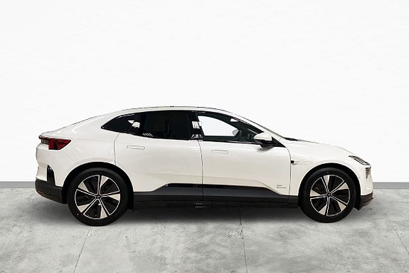 Polestar 4 3 of 17