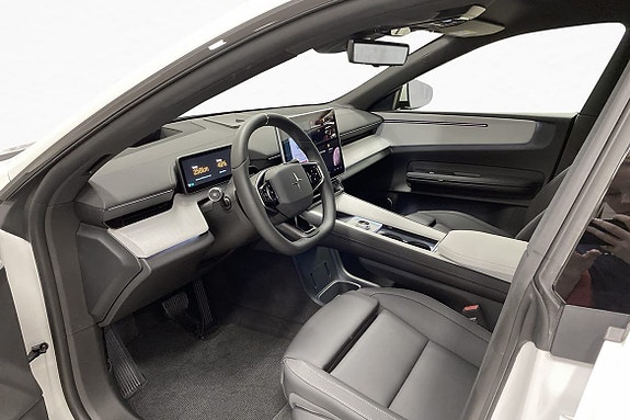 Polestar 4 10 of 17