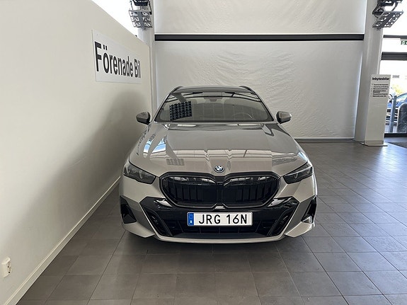 BMW 530e 2 of 5