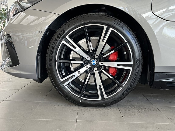 BMW 530e 4 of 5
