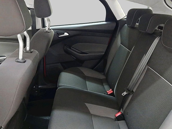 Ford Focus 8 of 19