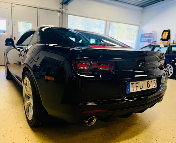 Chevrolet Camaro SS 6 of 19