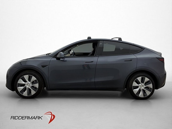 Tesla Model Y 5 of 5