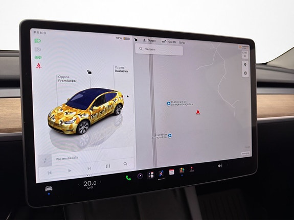 Tesla Model Y 27 of 30