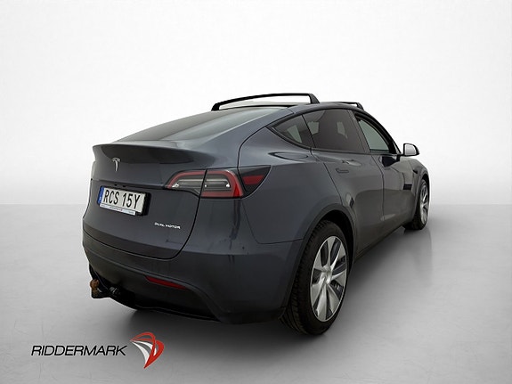 Tesla Model Y 9 of 30