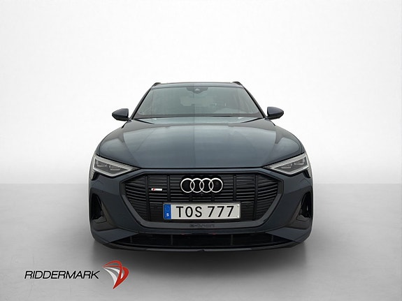 Audi e-tron 3 of 5