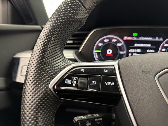 Audi e-tron 17 of 30