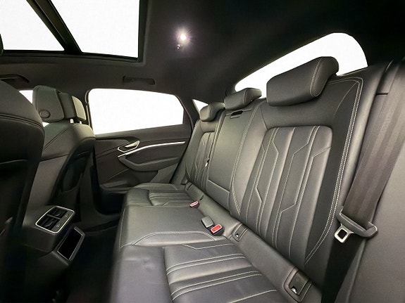 Audi e-tron 28 of 30