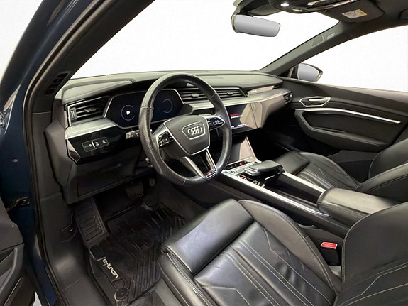 Audi e-tron 11 of 30