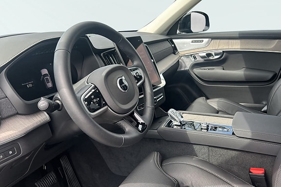 Volvo XC90 7 of 19