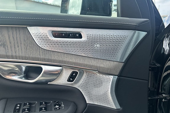 Volvo XC90 18 of 19