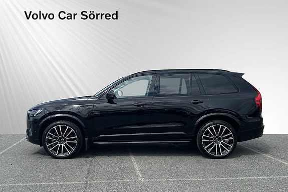 Volvo XC90 3 of 19