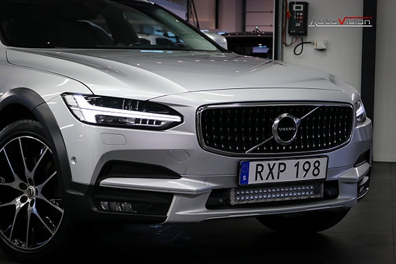 Volvo V90 Cross Country 4 of 5