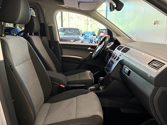 Volkswagen Caddy Maxi 12 of 22