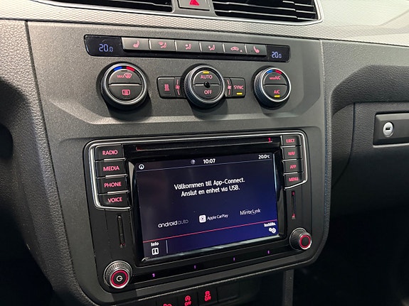 Volkswagen Caddy Maxi 16 of 22