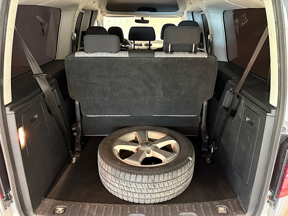 Volkswagen Caddy Maxi 22 of 22