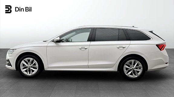 Skoda Octavia 2 of 5