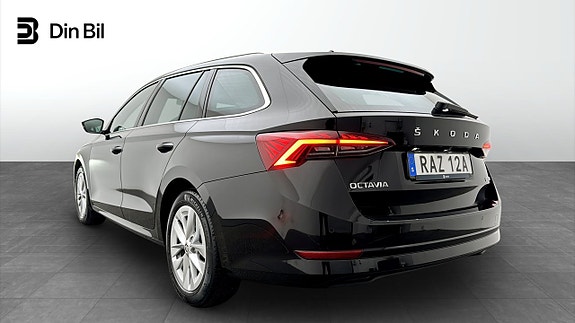Skoda Octavia 3 of 5