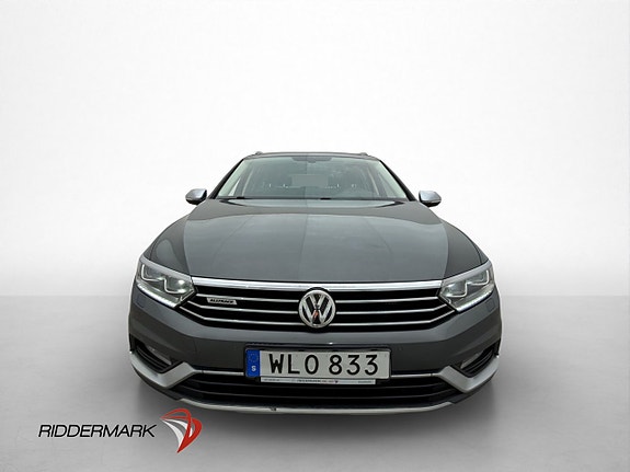 Volkswagen Passat Alltrack 2 of 5