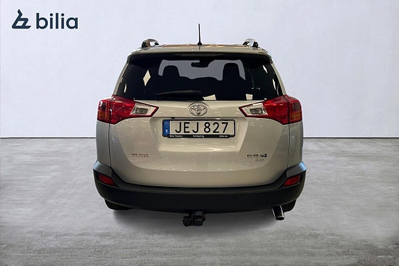 Toyota RAV4 5 of 5