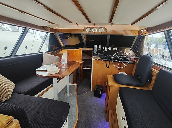 Bayliner 2850 (2858) Contessa Command Bridge, -86 3 of 5