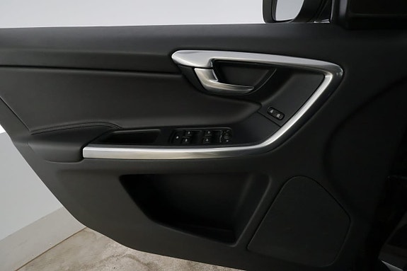 Volvo XC60 27 of 29