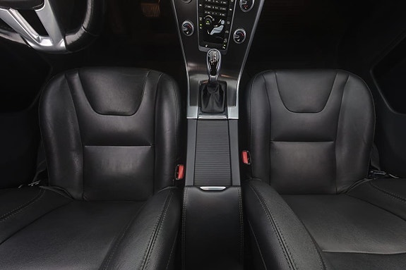 Volvo XC60 16 of 29