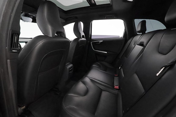 Volvo XC60 17 of 29