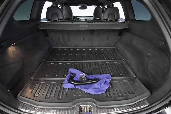 Volvo XC60 8 of 29