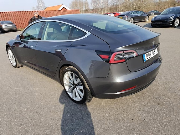 Tesla Model 3 3 of 3