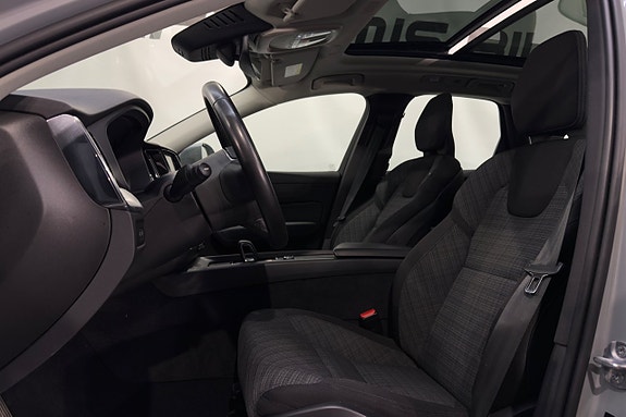 Volvo XC60 8 of 24