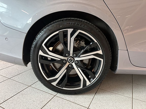 Volvo V60 10 of 17