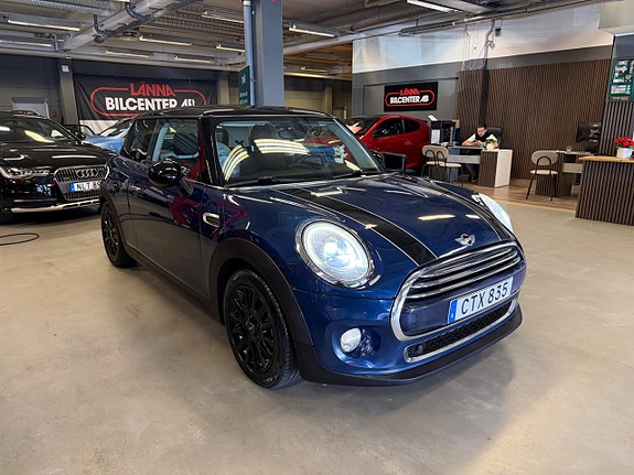 MINI Cooper 4 of 5