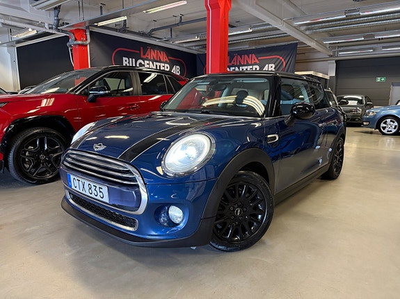 MINI Cooper 2 of 5