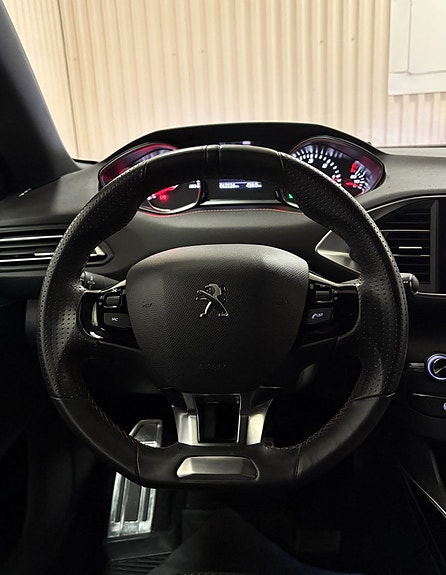 Peugeot 308 13 of 23