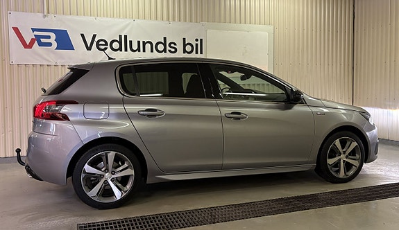 Peugeot 308 4 of 5